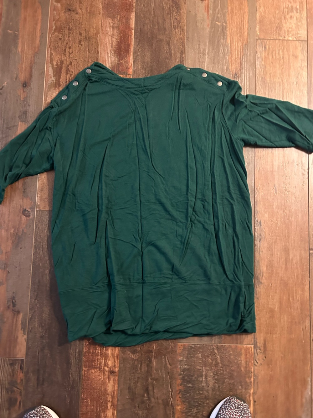 Large maternity 3/4 sleeve top.